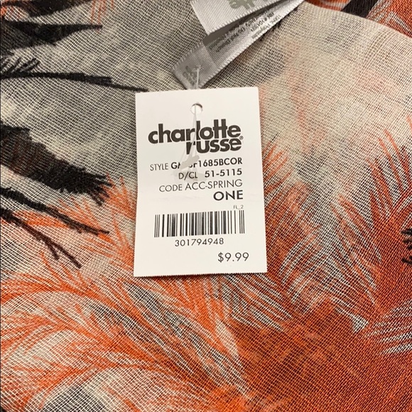 Charlotte Russe Square Scarf - Picture 2 of 2